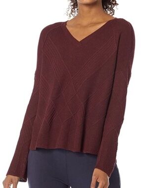 Smartwool Women's Shadow Pine Cable VNeck Sweater Size M Black Cherry NWT